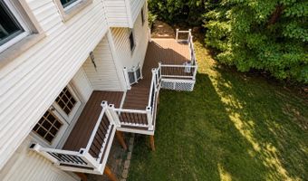 7302 IVYCREST Pl, Annandale, VA 22003