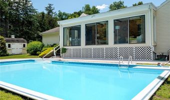 9 Apache Ln, Cumberland, RI 02864