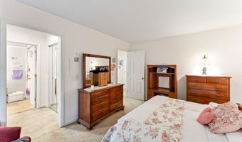 156 Heatherwood Dr 156, Brookfield, CT 06804