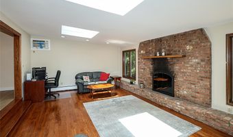 114 Hilldale Rd, Albertson, NY 11507