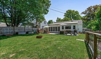 24 Westlyn Ct, Albany, NY 12203