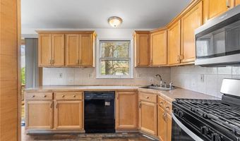 1 Jared Ct, North Providence, RI 02911