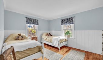 8 Lakeview Rd, Brookfield, CT 06804