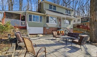 51 Lakeside Dr, Alloway, NJ 07422