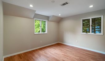 245 Borden Rd, Middletown, NJ 07748