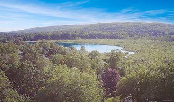 15 Elizabeth Rd, Canton, CT 06019
