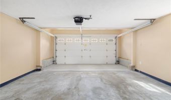 9 Valley Dr, Bristol, RI 02809