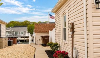 88 Storm Jib Ct, Bayville, NJ 08721