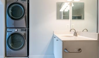 4951 BRENMAN PARK Dr 410, Alexandria, VA 22304