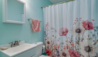 5052 Schira St, Bay St. Louis, MS 39520