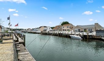 54 Storm Jib Ct, Bayville, NJ 08721
