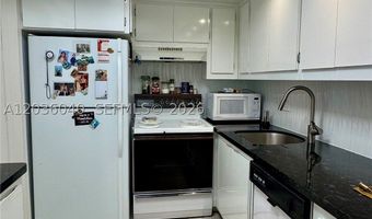 2940 NE 203rd St C-213, Aventura, FL 33180