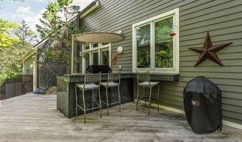 2529 Thornapple Dr, Ann Arbor, MI 48103