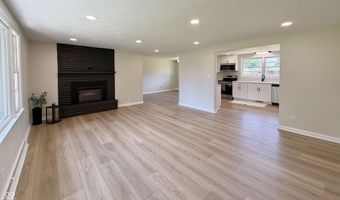 2318 E 40th St, Anderson, IN 46013