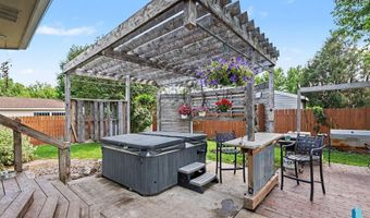 205 W Hackberry St, Brandon, SD 57005