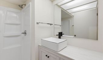 1001 S ONEIDA St 2E, Appleton, WI 54915