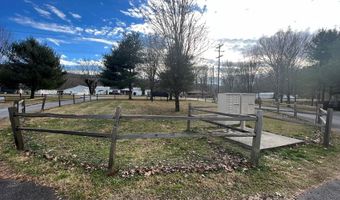 121 Lazy Bear Trl, Andrews, NC 28901