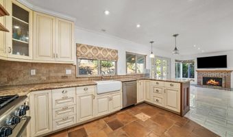 3902 Dorsie Ln, La Mesa, CA 91941