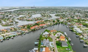 807 CHIPAWAY Dr, Apollo Beach, FL 33572