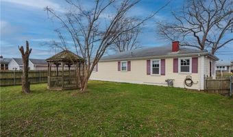 10 Reardon Dr, Middletown, RI 02842