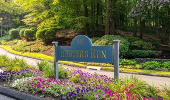 16 Thistle Holw 16, Avon, CT 06001