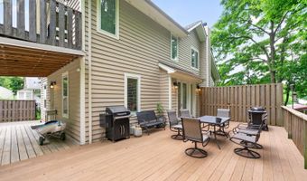 108 N Main St, Algonquin, IL 60102