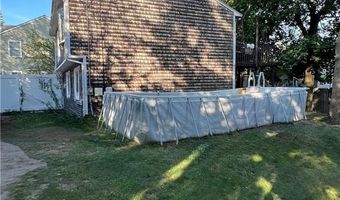 94 Waverly St, Warwick, RI 02889