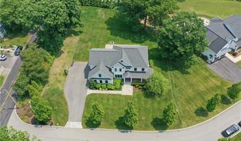 2 Bluemead Farm Ln, Barrington, RI 02806