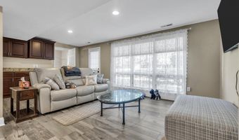 26 Crest Rd, Middletown, NJ 07748
