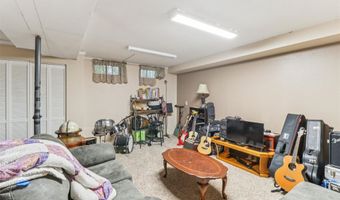 2936 E Tiffin Ave, Des Moines, IA 50317