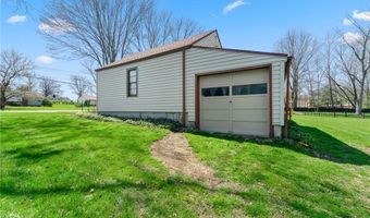 24 Neff Dr, Canfield, OH 44406