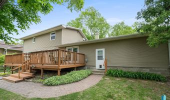 538 17th Ave S, Brookings, SD 57006
