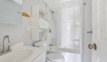 13 Cottage St, Bayonne, NJ 07002