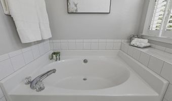 1748 Town Home Dr, Apex, NC 27502