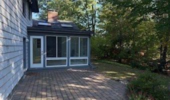27 Lincoln Cir W 27, Andover, MA 01810