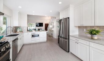 7013 Ivy St, Carlsbad, CA 92011