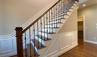 35 Primrose Ln, Cromwell, CT 06416