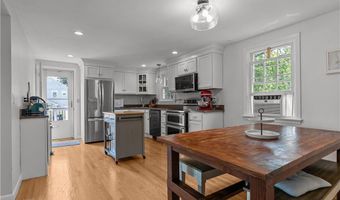 80 PECK Ave, Bristol, RI 02809