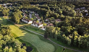 32 Bobby Jones Dr 32, Andover, MA 01810