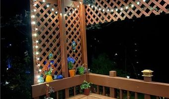 135 Ridgeland Dr, Amherst, OH 44001