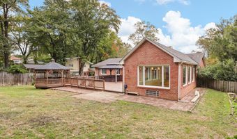 4100 DOWNING St, Annandale, VA 22003