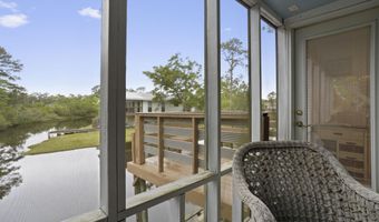 10091 River Dr, Bay St. Louis, MS 39520