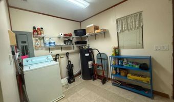 220 Presley Dr, Abbeville, AL 36310