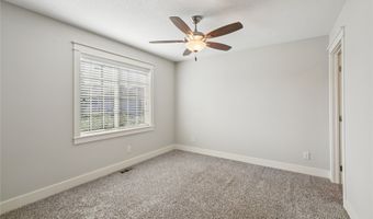2905 SW Country Ln, Ankeny, IA 50023
