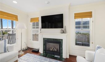 44 Tuckerman Ave, Middletown, RI 02842