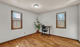 11 Spruce Mountain Trl, Danbury, CT 06810