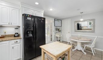 82 Sherry Ave, Bristol, RI 02809