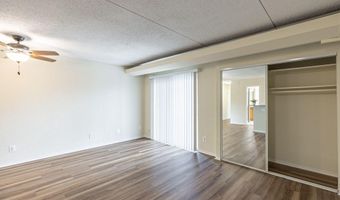 75 S REYNOLDS St 318, Alexandria, VA 22304