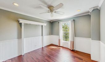 8 GEORGETOWN Ct, Algonquin, IL 60102