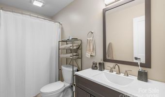 12 Buckshot Ridge Dr, Asheville, NC 28804
